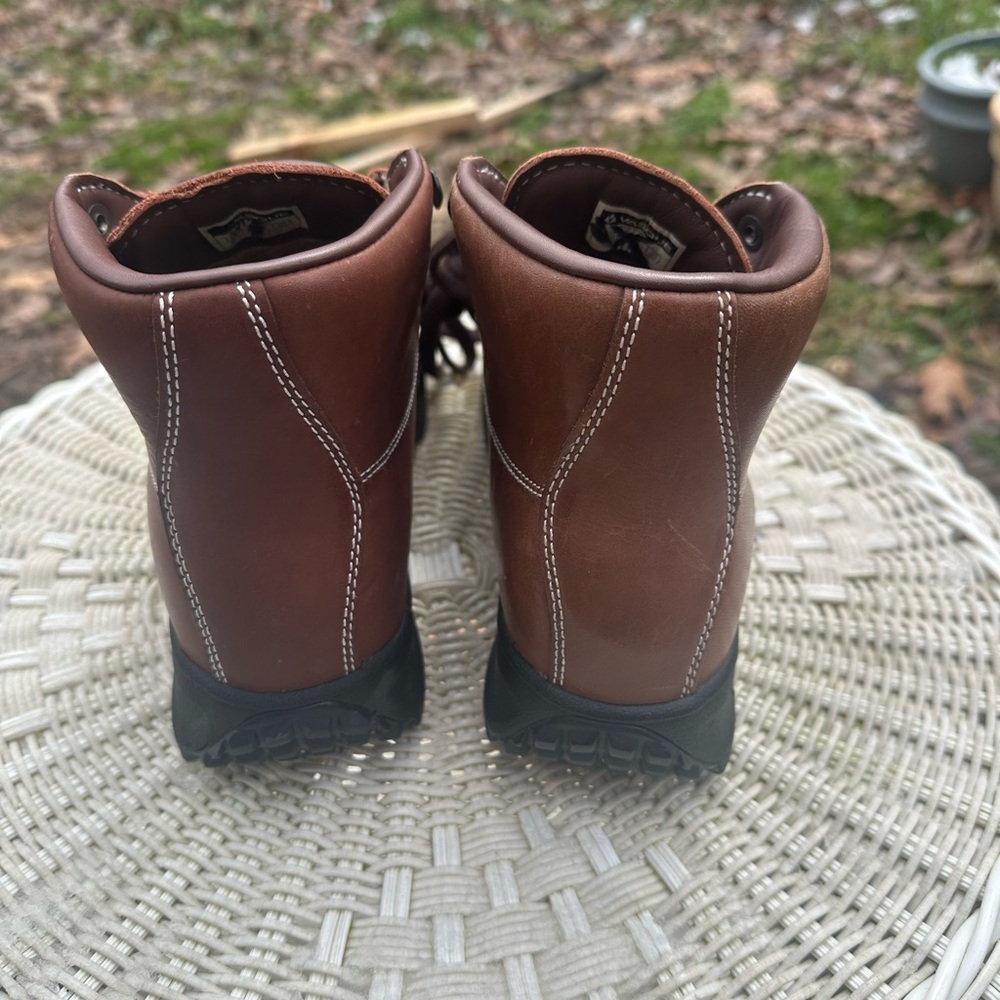 Vasque boots. Vasque Sundowner GTX boots. Size 8.5. Backpacking boots. Hike work - Picture 13 of 13